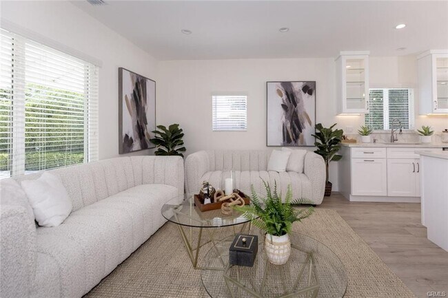 Building Photo - 15256 Clymer St