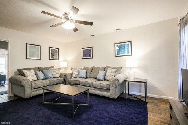 Building Photo - 2 br, 1 bath Duplex - 1319 East 53rd Street