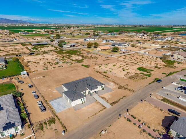 Building Photo - 22926 W La Mirada Dr