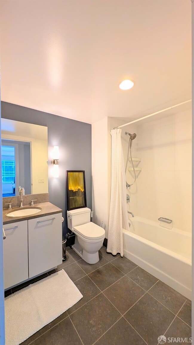 Building Photo - 301 Mission St