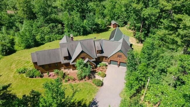 Building Photo - 662 Hurricane Rd