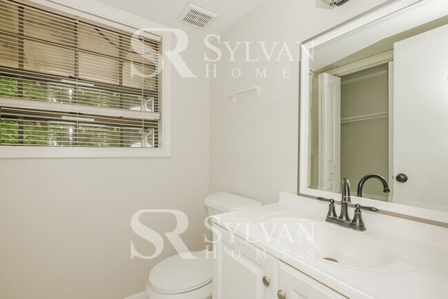 Building Photo - Immerse yourself in comfort and convenience