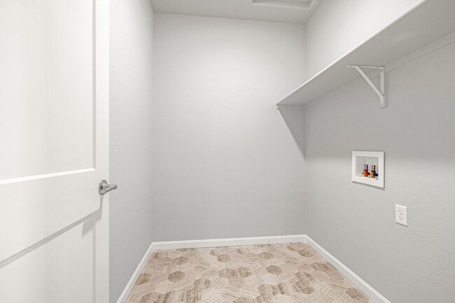Building Photo - Brand New Luxury Townhome with Unparalleled Pikes Peak & Front Range Views