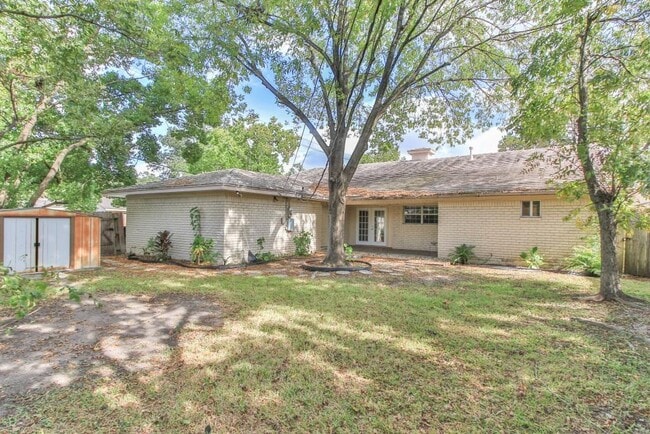 Building Photo - 3839 Sun Valley Dr