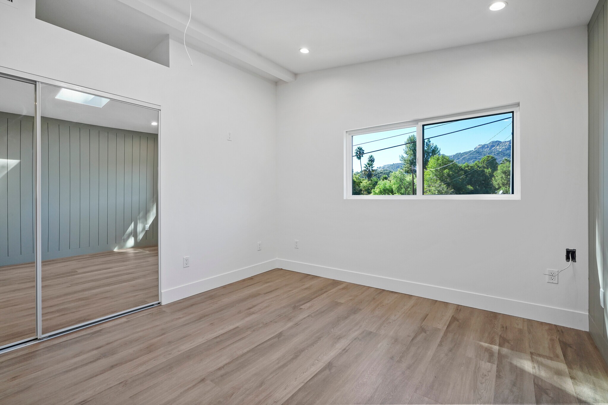 Building Photo - 10028 Shoup Ave