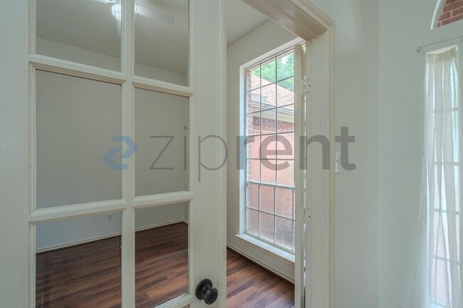Building Photo - 14107 White Oak Gardens Dr