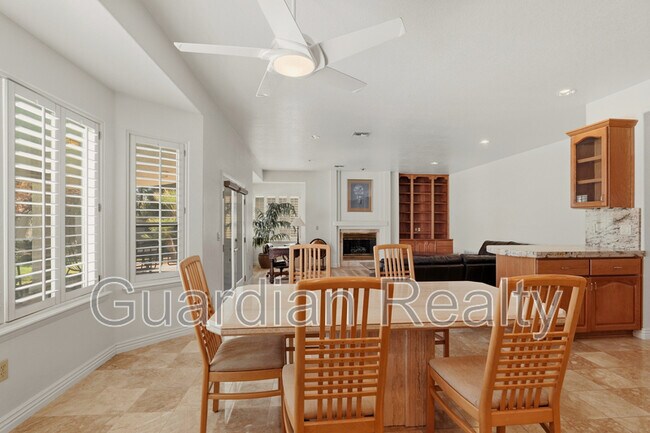 Building Photo - 1888 Woodhaven Dr
