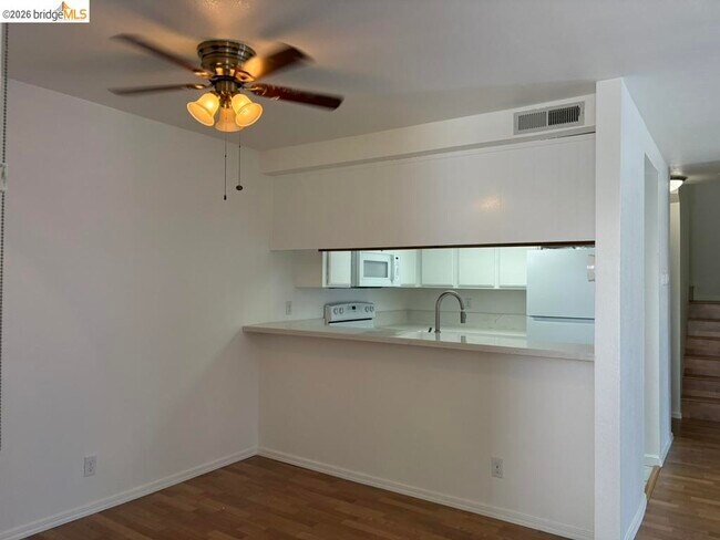 Building Photo - 209 Galano Plaza