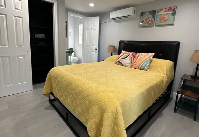 Building Photo - Stadium Studio/  Efficiency