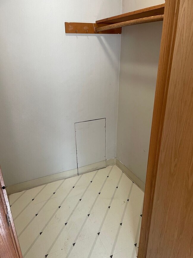 Building Photo - One Bedroom