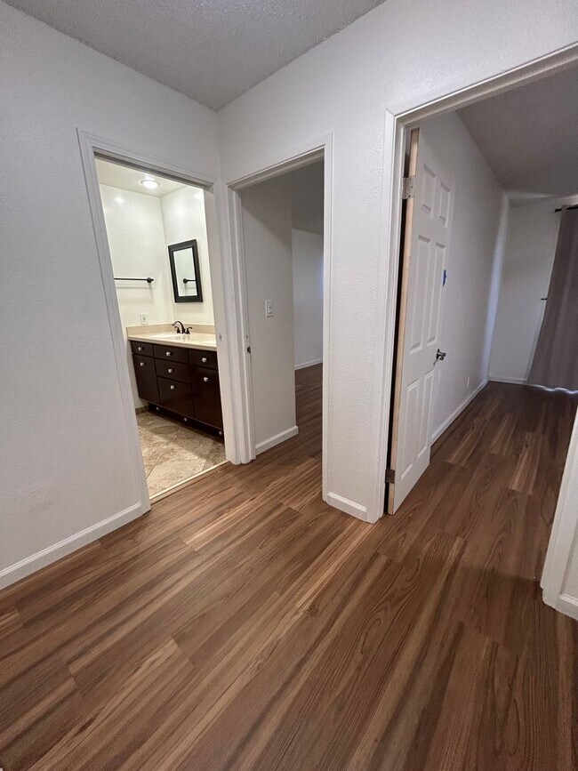 Building Photo - Available on 05/05/26, 1170 sq ft, 3 Bedrooms, 1.5 Baths, 2 Assigned Parking at Palehua Hale in M...