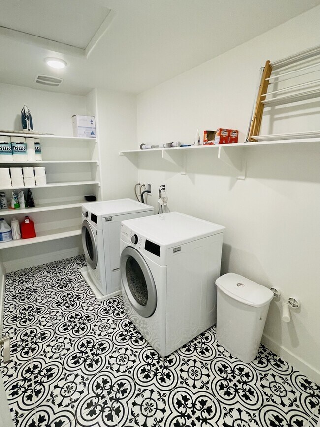 Building Photo - 30891 Laelia Cir