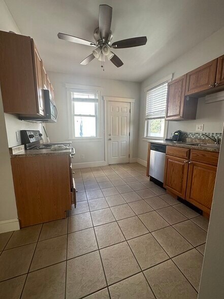 Primary Photo - 291 Dorchester St