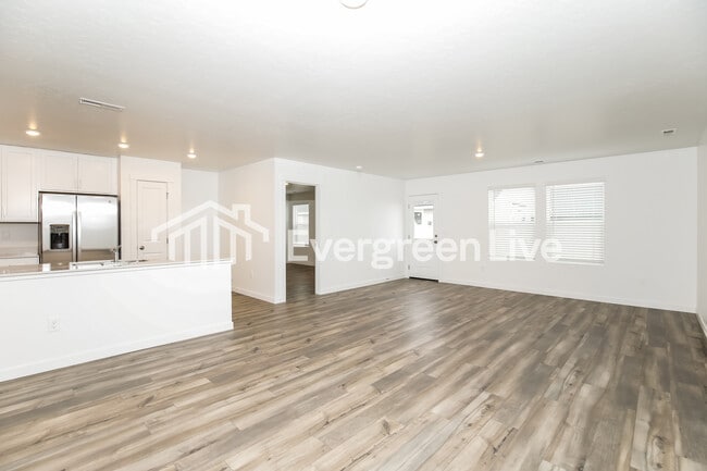 Building Photo - 2434 W Pollinator Dr