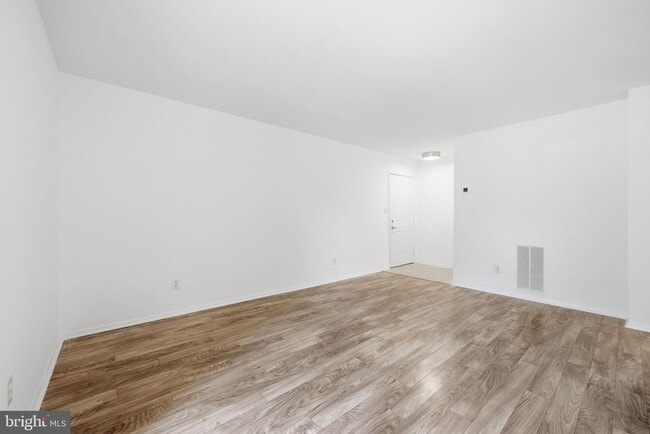 Building Photo - 1703 Ascot Way