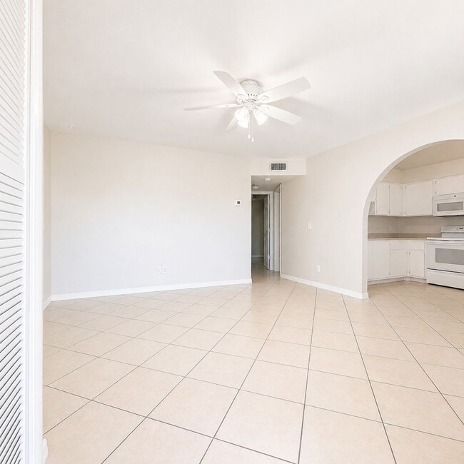 Building Photo - 4765 Orange Grove Blvd