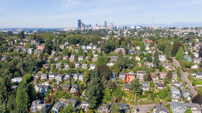 Building Photo - 4Bd/2.75Ba Seattle House
