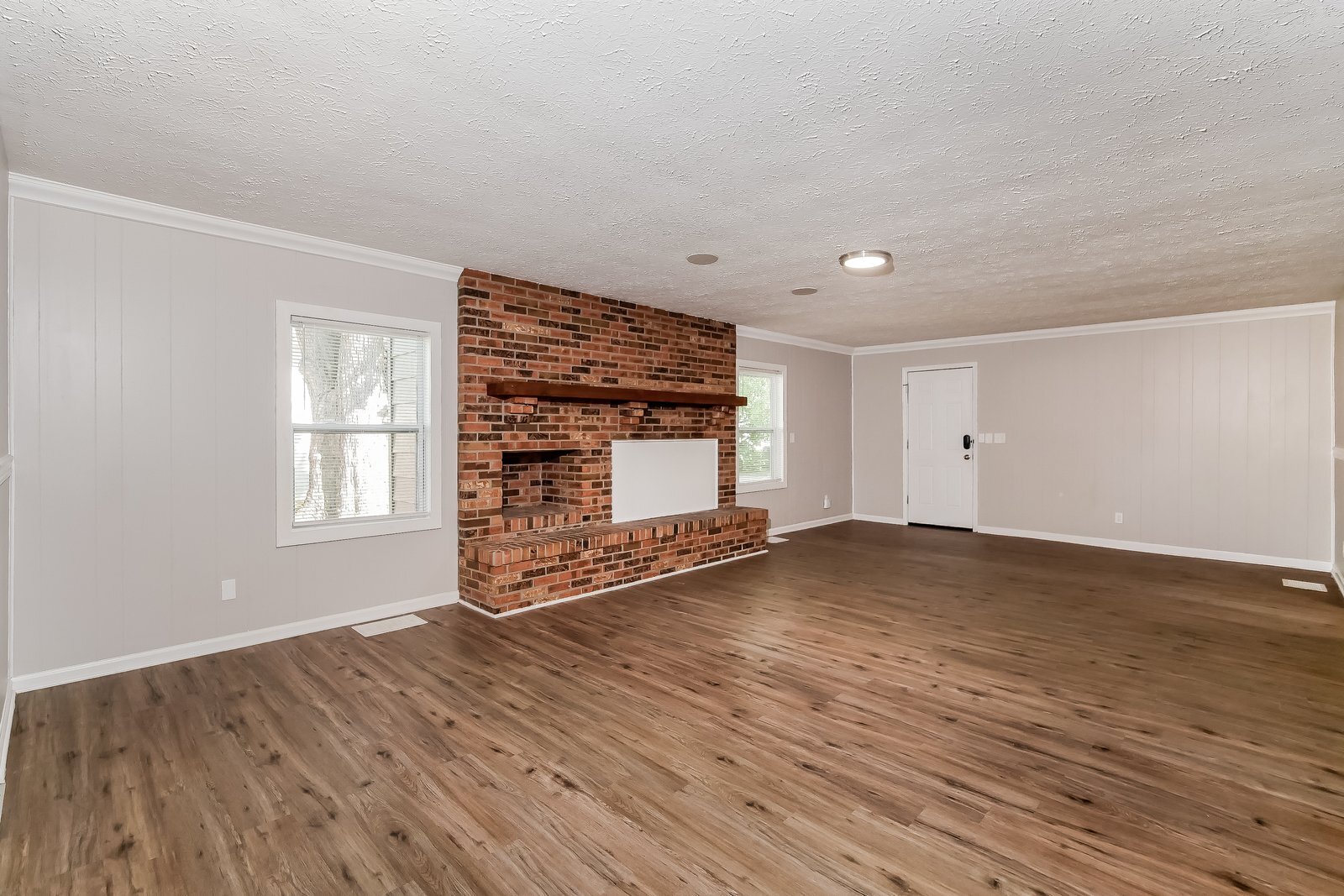 Building Photo - 724 W Royal St