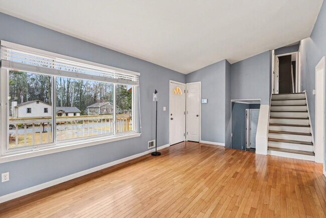 Building Photo - 1950 Branch View Dr