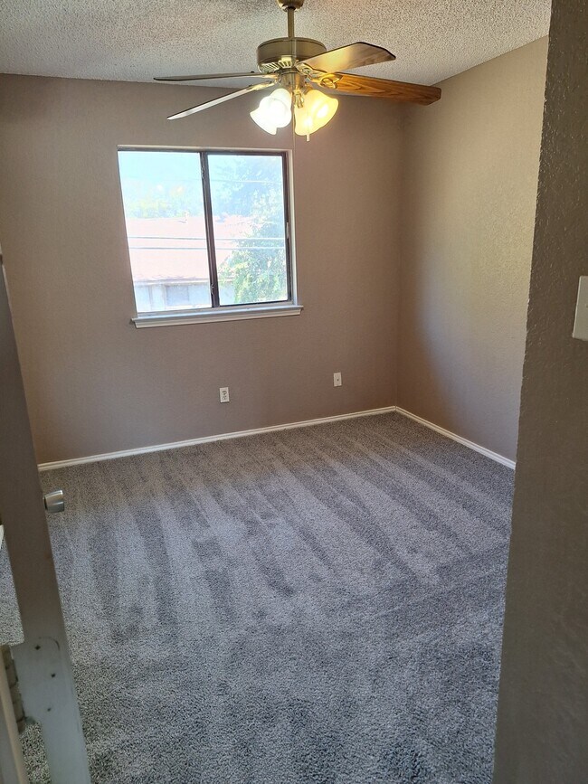 Building Photo - 4525 Compass Ct