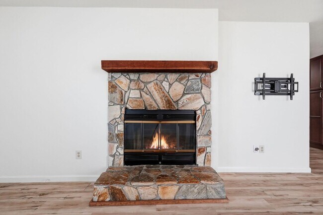 Building Photo - 5 Kelly Way