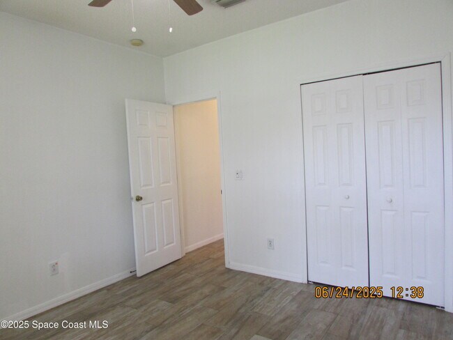 Building Photo - 4192 Collinwood Dr