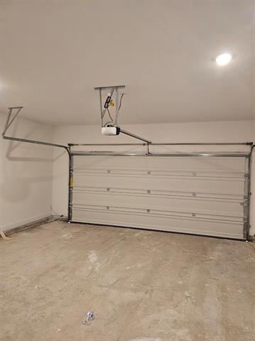 Building Photo - 629 Verona Dr