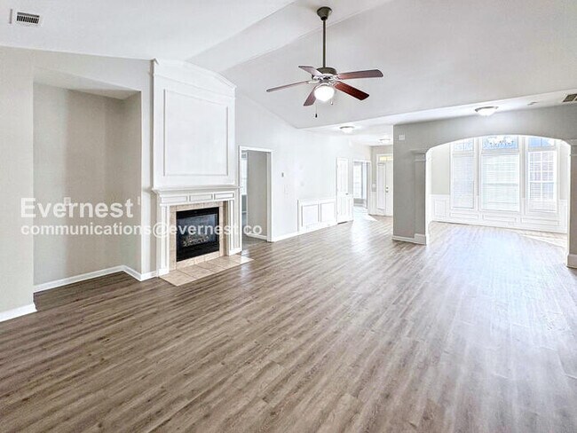 Building Photo - 2768 Summit Pkwy SW