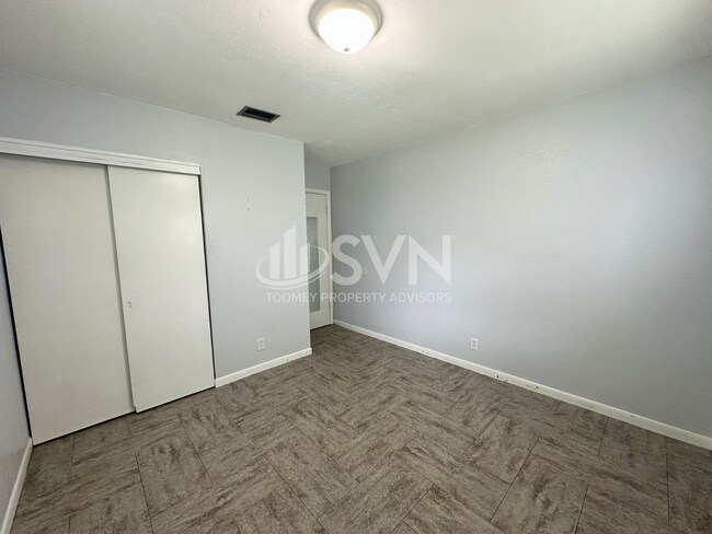 Building Photo - 4077 S Lancewood Dr