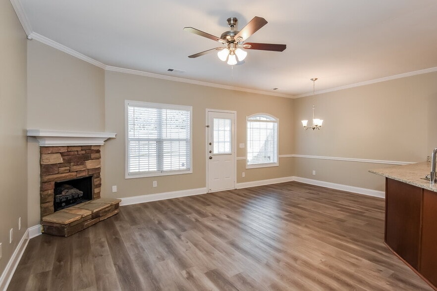 Building Photo - 242 Derby Ct