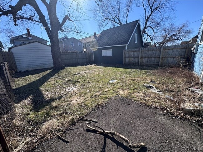 Building Photo - 55 Parkwood Ave