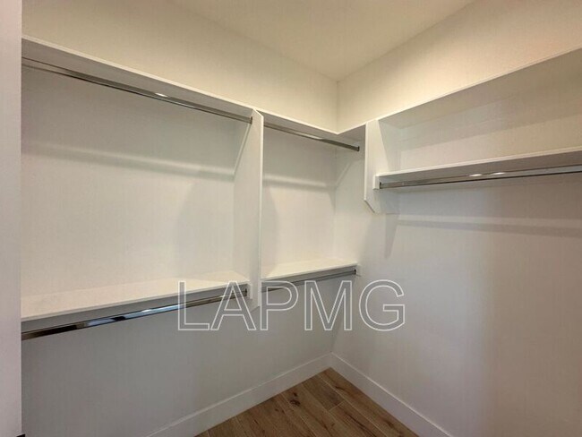 Building Photo - 3414 London St