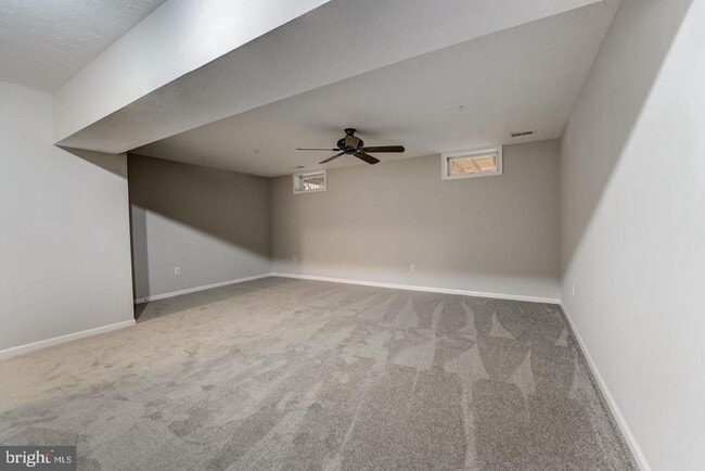 Building Photo - 1248 Quaker Ridge Dr