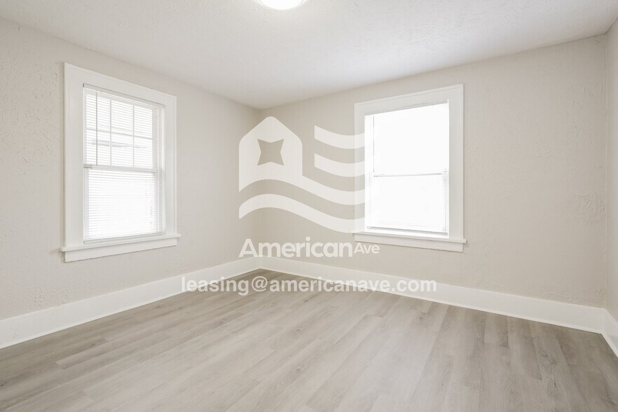 Building Photo - 1108 Diamond Ave