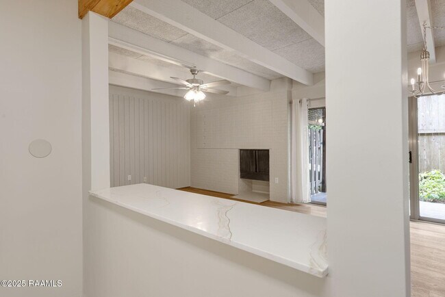 Building Photo - 1008 S College Rd
