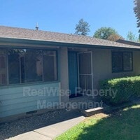 Building Photo - 247 SW Rogue River Ave