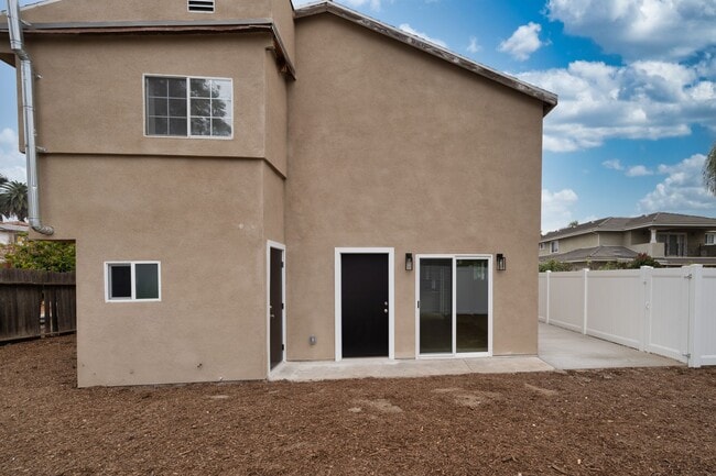 Building Photo - BEAUTIFULLY RENOVATED 2 BEDROOM 2 BATHROOM UNIT IN ARCADIA!!
