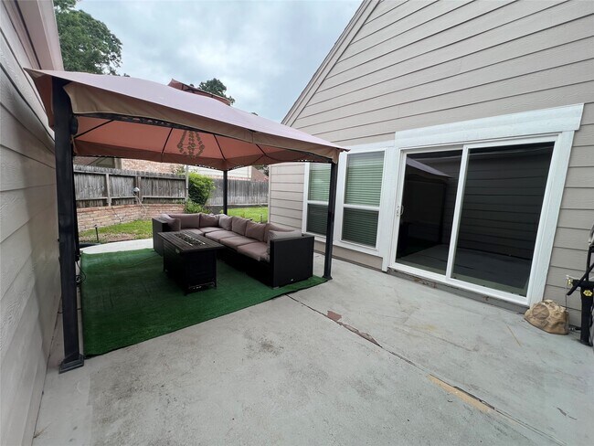 Building Photo - 6726 Saffron Hills Dr