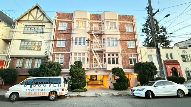 Building Photo - Erie St. 824