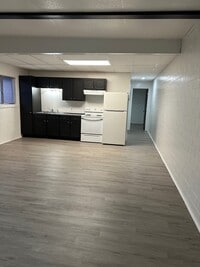 Building Photo - 103 S 8th St