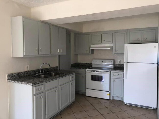 Building Photo - 4403 Tampico St