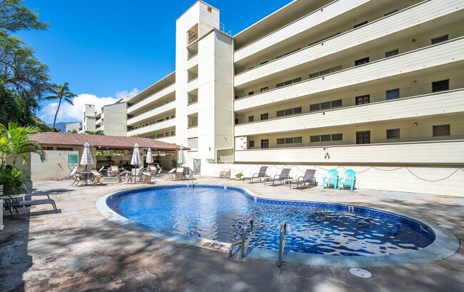 Building Photo - Beautiful Fully Furnished, 2 Bed, 1 1/2 Bath, Oceanview Condo with Pool