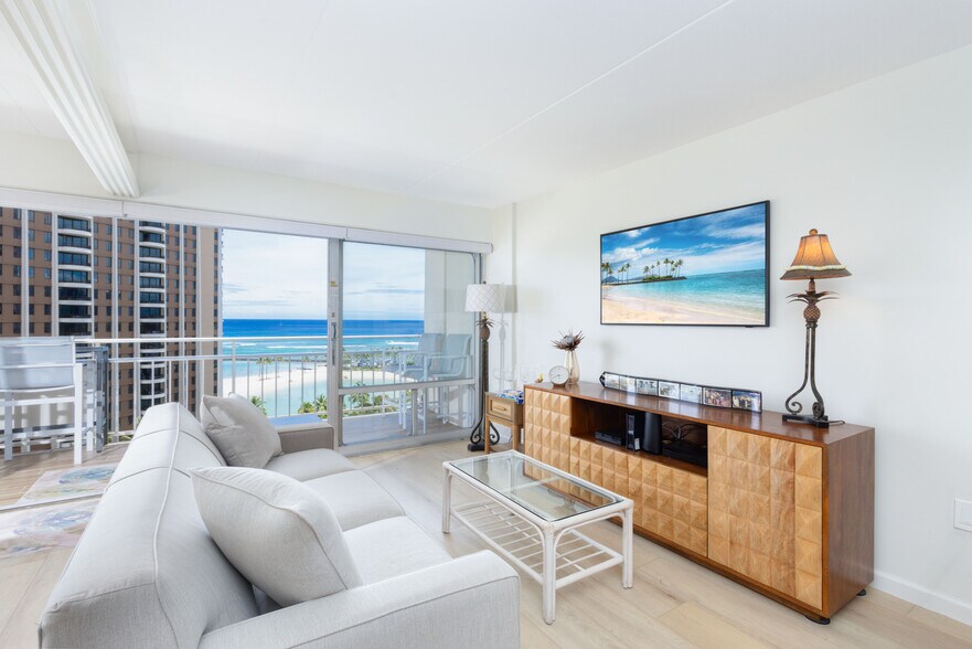 Whether it's Netflix or nature, you've got the best seat in the house! - 1777 Ala Moana Blvd
