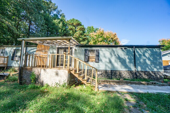 Building Photo - 3804 Denman Dr