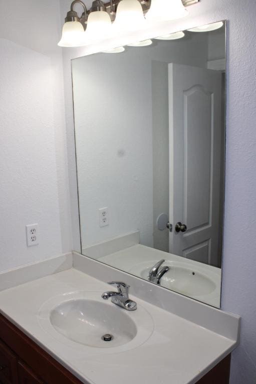 Building Photo - 900 SW Peach Tree Ln