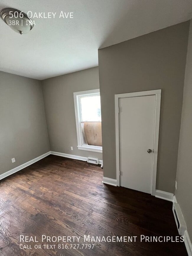 Building Photo - 506 Oakley Ave