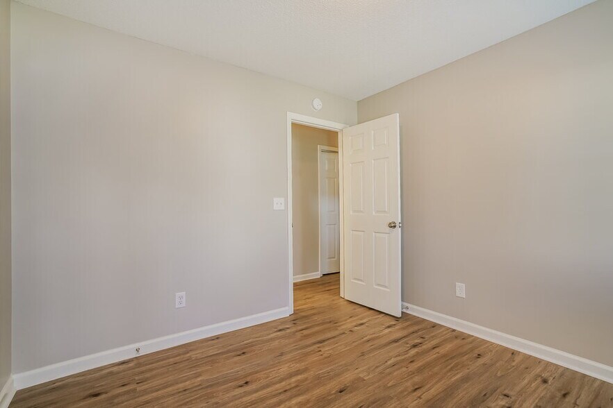 Building Photo - 2100 Havering Pl