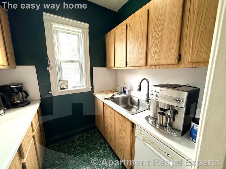 Building Photo - 42 Gibbens St