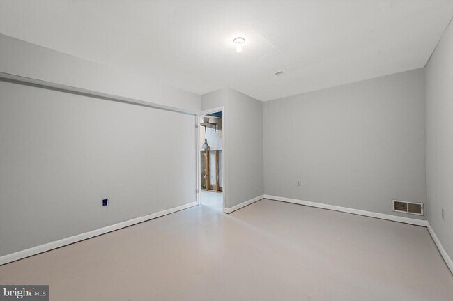 Building Photo - 813 Leeds Manor Ln