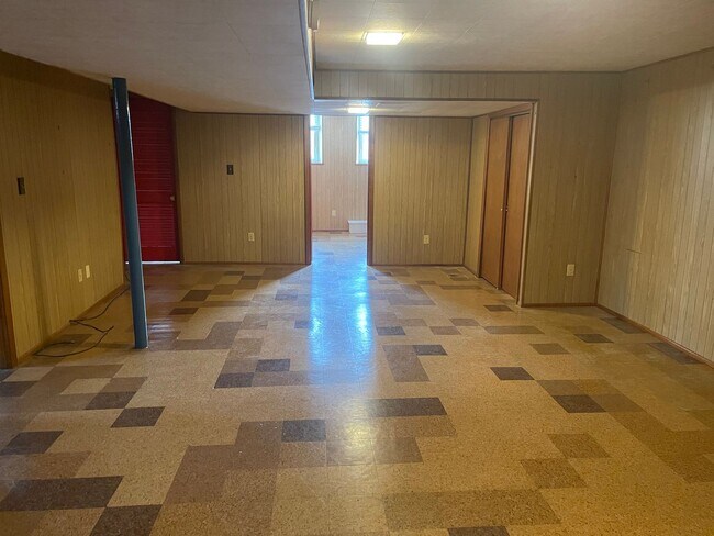 Building Photo - 842 Westwood Ave